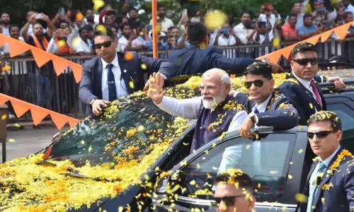 ഉ​ഡു​പ്പി​യി​ൽ ന​രേ​ന്ദ്ര മോ​ദി​ക്ക് ഊ​ഷ്മ​ള വ​ര​വേ​ൽ​പ്; ന​വ പ്ര​തി​ജ്ഞ ആ​ഹ്വാ​നം