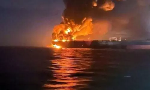 കരിങ്കടലിൽ ഡ്രോണാക്രമണത്തിൽ റഷ്യൻ എണ്ണക്കപ്പലിന് തീപിടിച്ചു; കത്തിയത് ഉപരോധം നേരിടുന്ന ഓയിൽ ടാങ്കർ