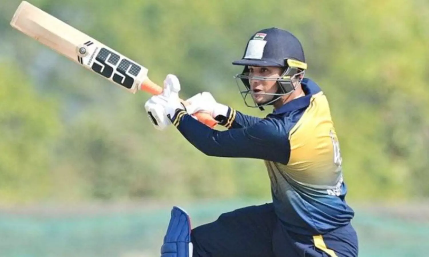 അടിയോടടി..12 പന്തിൽ 50*, 32 പന്തിൽ 100*..റെക്കോർഡുകൾ കടപുഴക്കിയ റണ്ണഭി​ഷേകം