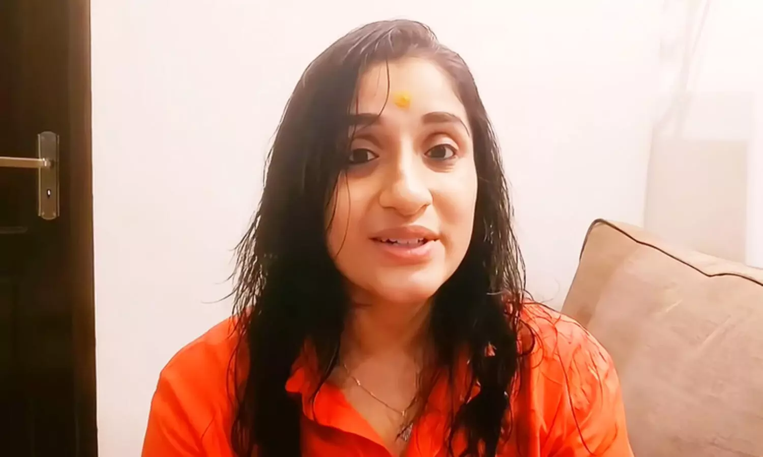 രാഹുൽ ഈശ്വർ പരാതിക്കാരിക്കെതിരെ  സംസാരിച്ചിട്ടില്ലെന്ന് ഭാര്യ ദീപ; ‘മീറ്റു പോലെ മെൻടുവും ചർച്ച ചെയ്യണം’