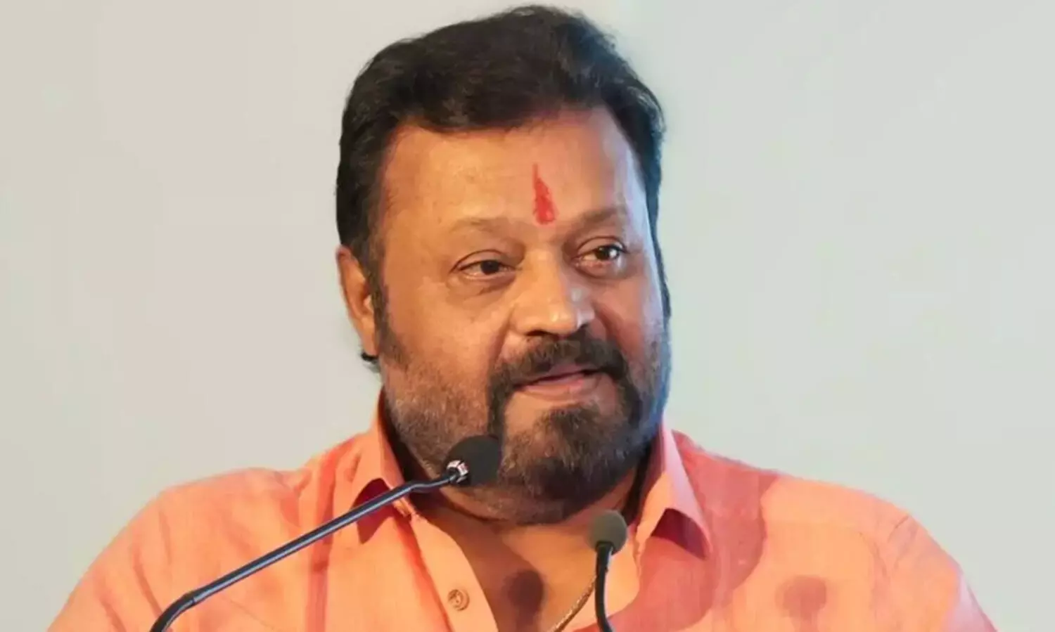 ആ മാക്രിയുടെ മൂക്കിനു താഴെയാണ് പദ്ധതി നൽകിയത്, തൃശൂർ എം.പിക്കിട്ട് ഞോണ്ടാൻ വരരുത്, മാന്തി പൊളിച്ചു കളയും; സി.പി.എം നേതാവിനെ അധിക്ഷേപിച്ച് സുരേഷ് ഗോപി