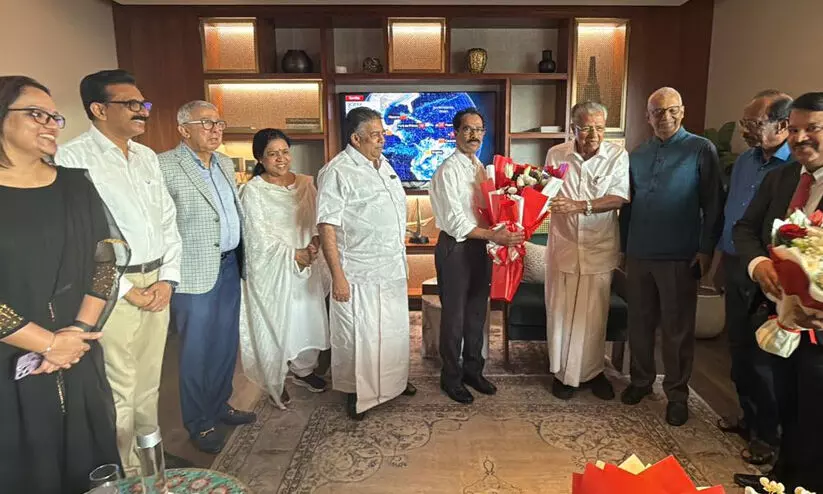 മുഖ്യമന്ത്രി ദുബൈയിൽ; സ്വീകരണം