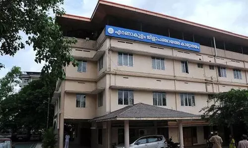 എറണാകുളം മാറുമോ മറിയുമോ?