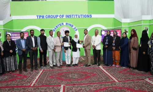 ഇ​ൻ​റ​ർ സ്കൂ​ൾ മെ​ഗാ ക്വി​സി​ൽ റി​യാ​ദ് മോ​ഡേ​ൺ സ്കൂ​ൾ ജേ​താ​ക്ക​ൾ