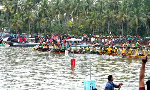 ട്രി​പ്പി​ള്‍ ഹാ​ട്രി​ക്കു​മാ​യി വീ​യ​പു​രം