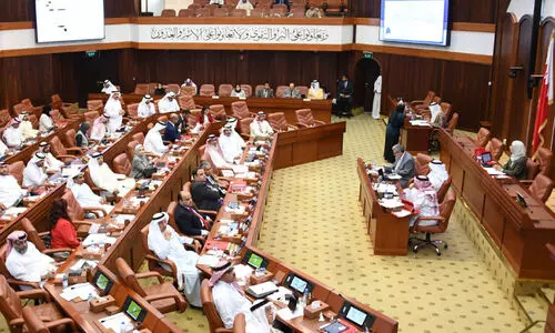 വി​ദേ​ശി നി​യ​മ​ന​ങ്ങ​ളി​ൽ ക​ർ​ശ​ന നി​യ​ന്ത്ര​ണം ഏ​ർ​പ്പെ​ടു​ത്ത​ണം