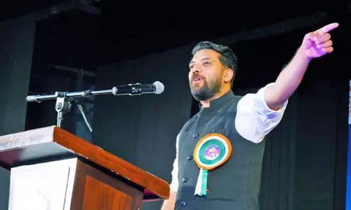 നി​ർ​ത്തി​വെ​ച്ച എ​യ​ർ ഇ​ന്ത്യ സ​ർ​വി​സു​ക​ൾ പു​ന​രാ​രം​ഭി​ക്കും