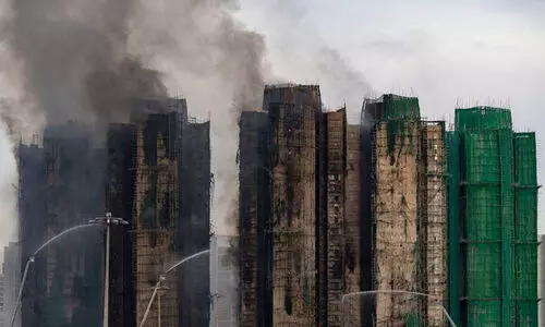 ഹോങ്കോങ്ങിലെ ബ​ഹു​നി​ല കെ​ട്ടി​ട​ങ്ങ​ളി​ലെ തീപിടിത്തത്തിൽ മരിച്ചവരുടെ എണ്ണം 146 ആയി