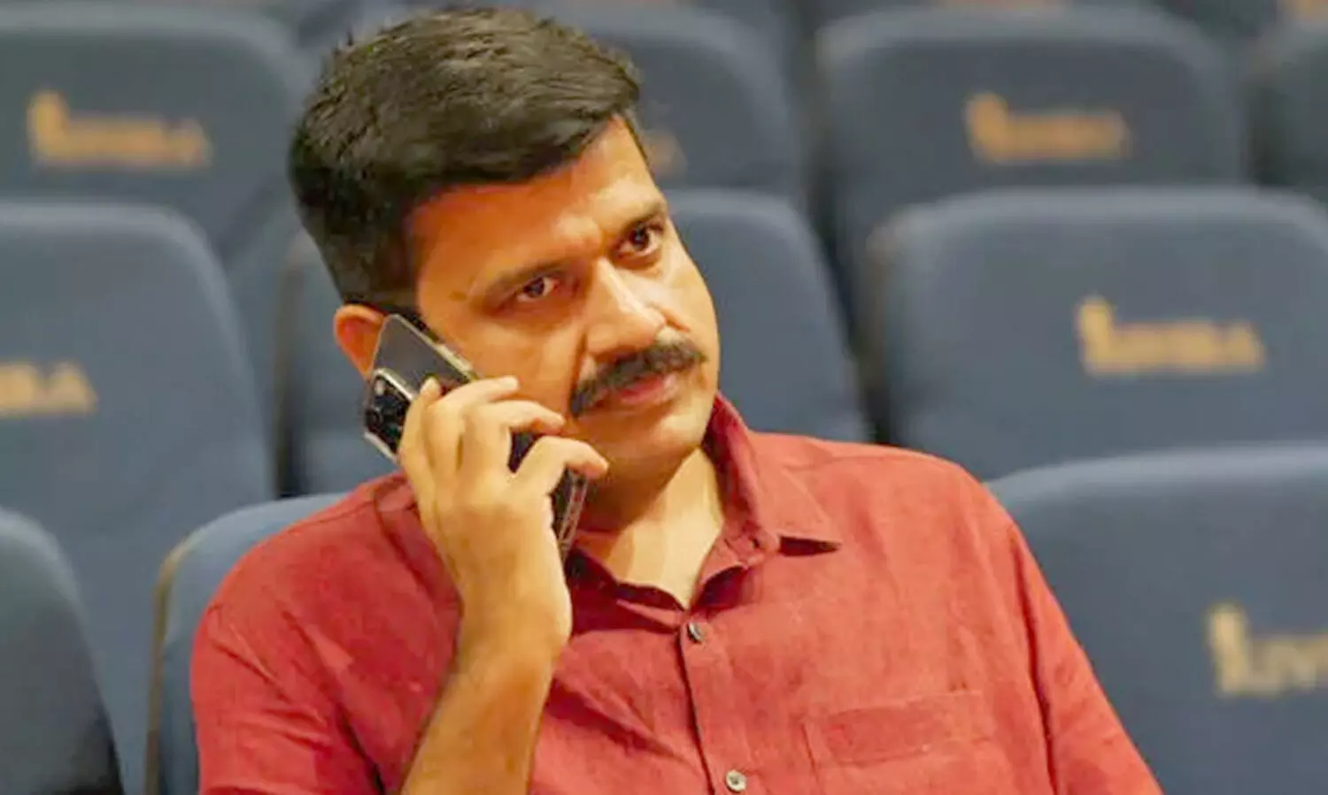 അതിജീവിതക്ക് സൈബർ അധിക്ഷേപം: രാഹുൽ ഈശ്വർ റിമാൻഡിലായതിന് പിന്നാലെ മുൻകൂർ ജാമ്യംതേടി സന്ദീപ് വാര്യർ