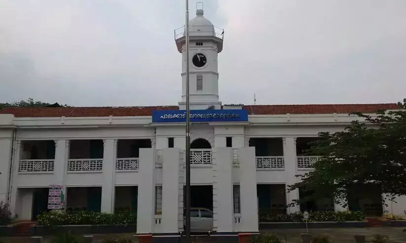 അത്ര ചുവക്കാനിടയില്ല, നെല്ലറയുടെ ജനമനസ്സ്