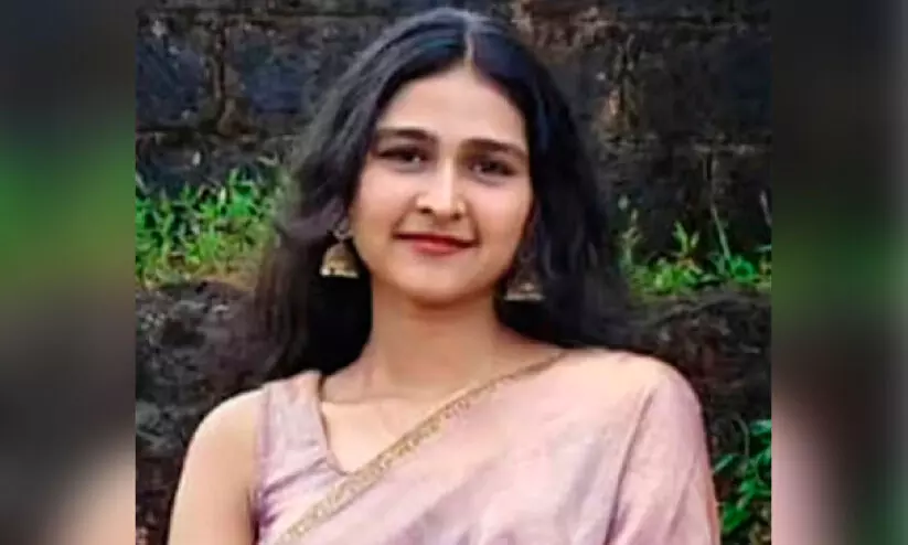 വാനിടിച്ച് വിദ്യാർഥിനി മരിച്ചു