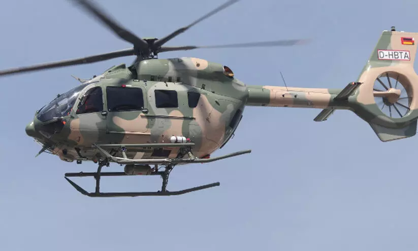 മ​ല​ക​യ​റ്റ​ത്തി​നി​ടെ പ​രി​ക്കേ​റ്റ ര​ണ്ടു​പേ​രെ ഹെ​ലി​കോ​പ്ട​റി​ൽ ര​ക്ഷ​പ്പെ​ടു​ത്തി