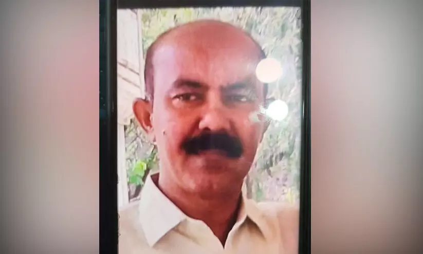 മുൻ പ്രവാസിയായ ആലുവ സ്വദേശി ഉംറ നിർവഹിക്കുന്നതിനിടെ കുഴഞ്ഞുവീണ് മരിച്ചു മുൻ പ്രവാസിയായ ആലുവ സ്വദേശി ഉംറ നിർവഹിക്കുന്നതിനിടെ കുഴഞ്ഞുവീണ് മരിച്ചു