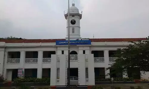 അത്ര ചുവക്കാനിടയില്ല, നെല്ലറയുടെ ജനമനസ്സ്