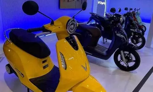 വരുന്നു വിയറ്റ്നാമിന്റെ ‘വിൻഫാസ്റ്റ് ’ ഇലക്ട്രിക് സ്കൂട്ടർ ഇന്ത്യയിലും; 26ൽ വിപണിയിൽ; കാർ ഇറങ്ങി; ഇലക്ട്രിക് ബസും ഉടൻ വരുന്നു വിയറ്റ്നാമിന്റെ ‘വിൻഫാസ്റ്റ് ’ ഇലക്ട്രിക് സ്കൂട്ടർ ഇന്ത്യയിലും; 26ൽ വിപണിയിൽ; കാർ ഇറങ്ങി; ഇലക്ട്രിക് ബസും ഉടൻ
