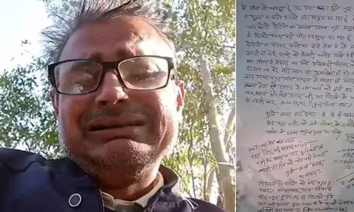 ‘അമ്മേ.. എന്നോട് ക്ഷമിക്കണം, എന്റെ മക്കളെ പൊന്നുപോലെ നോക്കണം, ഈ സമ്മർദം താങ്ങാനാവുന്നില്ല; യു.പിയിൽ ആത്മഹത്യ ചെയ്ത ബി.എൽ.ഒയുടെ വിഡിയോ പുറത്ത്