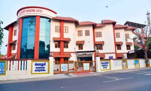 ഇ​ട​ത് കു​ത്ത​ക​യി​ൽ ത​ല​ശ്ശേ​രി