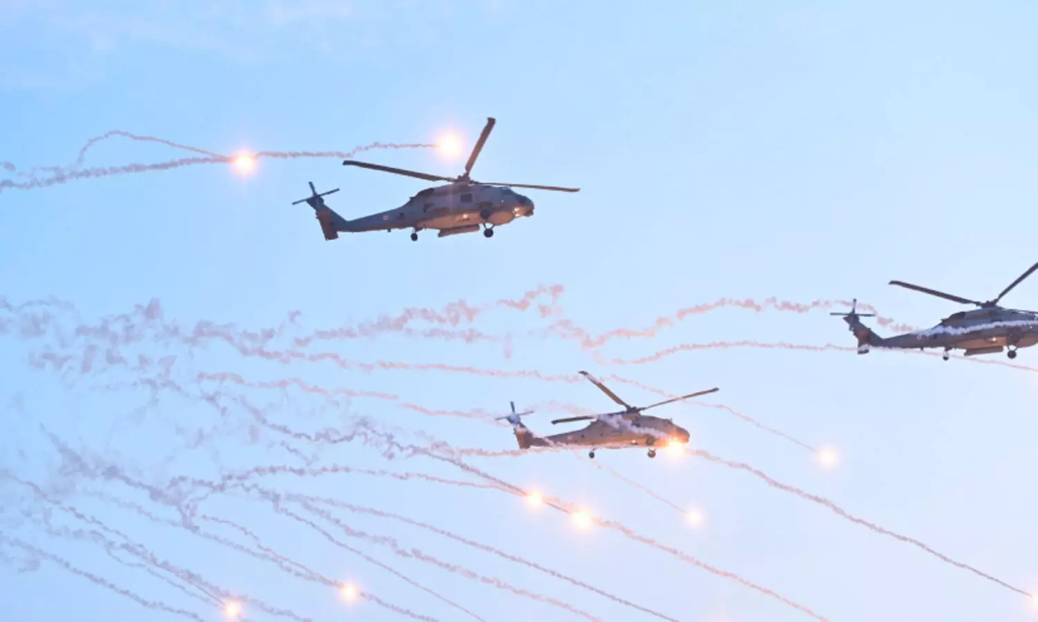 അഭിമാനത്തിന്‍റെ ഓളപ്പരപ്പിൽ തലസ്ഥാനം; നാവികാഭ്യാസ പ്രകടനങ്ങൾ നാളെ