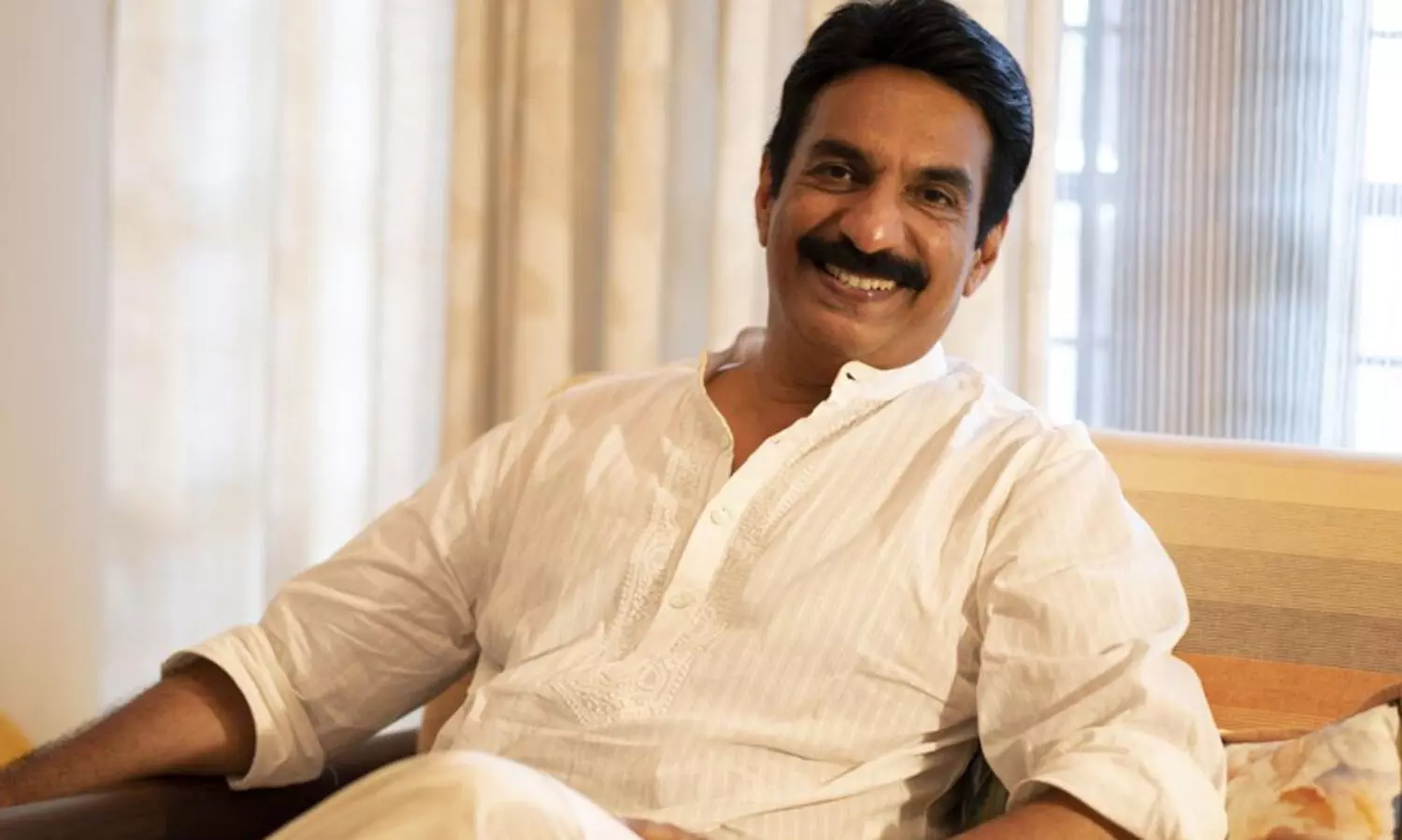 ഉണ്ണി മേനോൻ @70; ചെമ്പനീർപ്പൂ വിരിഞ്ഞതെങ്ങനെയെന്ന് രവി മേനോൻ