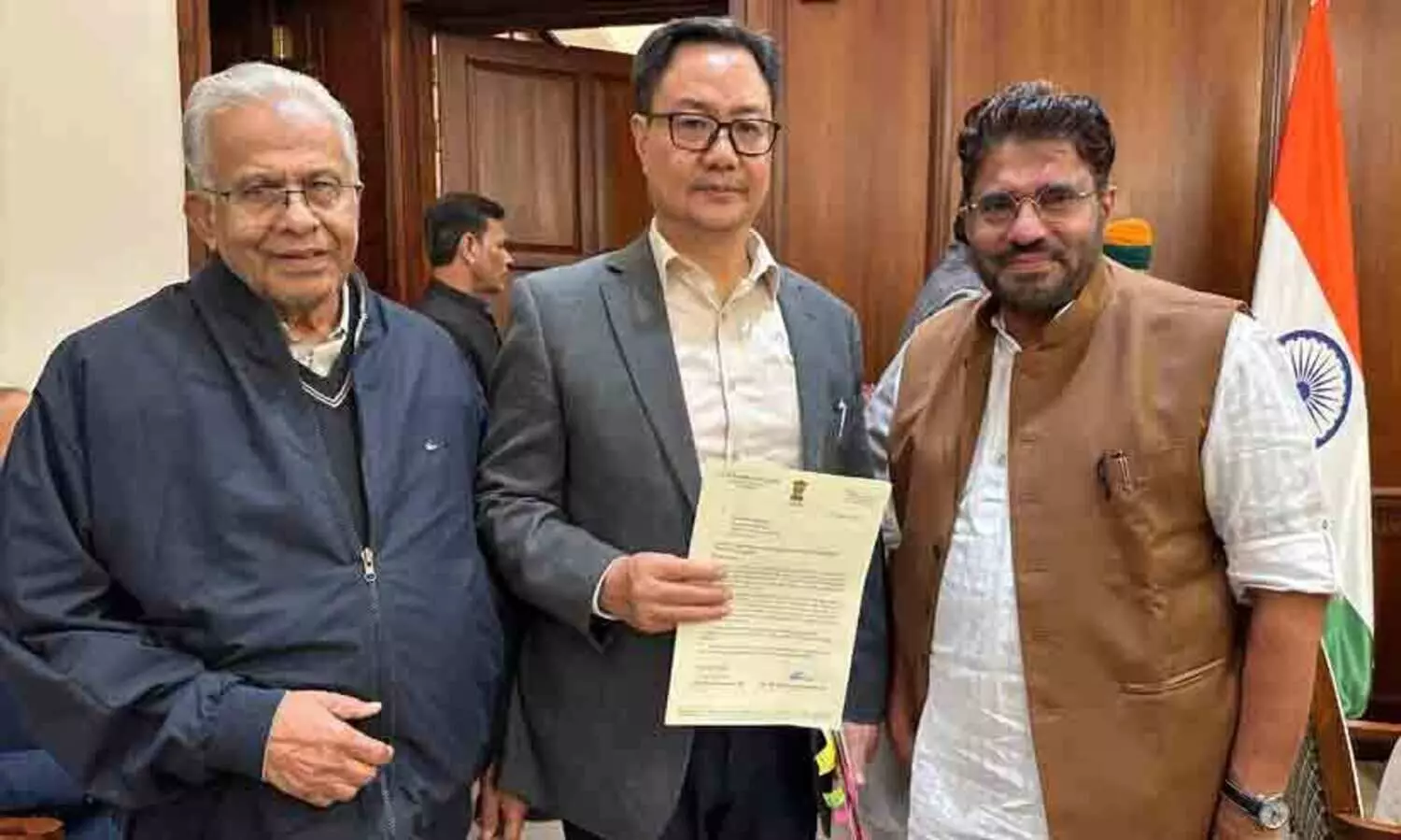 ​ET Mohammed Basheer and Samadani met the Minority Minister to extend the Waqf registration time