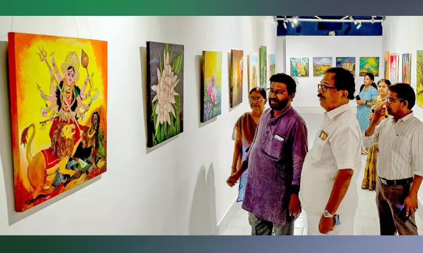 നിറങ്ങളിൽ പൂക്കുന്ന പെൺകരുത്ത്; ലളിതകലാ അക്കാദമിയിൽ ശ്രദ്ധേയമായി ‘ചിത്രത 2025’