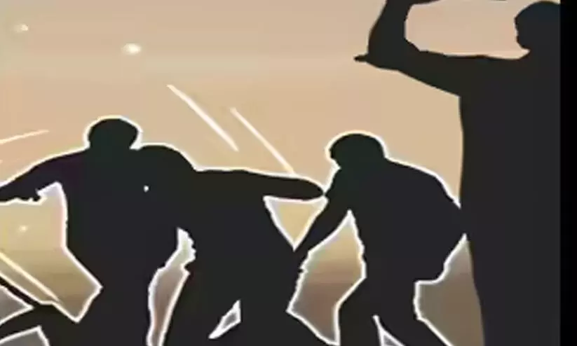 ലഹരി മാഫിയ സംഘത്തിന്റെ അക്രമത്തിൽ സ്ഥാനാർഥി ഉൾപ്പെടെ അഞ്ചുപേർക്ക് പരിക്ക് ലഹരി മാഫിയ സംഘത്തിന്റെ അക്രമത്തിൽ സ്ഥാനാർഥി ഉൾപ്പെടെ അഞ്ചുപേർക്ക് പരിക്ക്