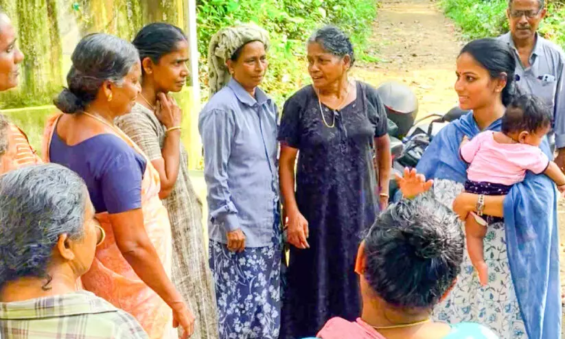 അമ്മേ ഞാനുമുണ്ട് പ്രചാരണത്തിന്... സ്ഥാനാർഥിയായ അമ്മക്കൊപ്പം 90 ദിവസം പ്രായമായ ചേതൻ ഭഗതും