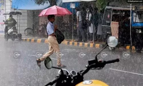 സംസ്ഥാനത്ത് ഇടിമിന്നലോട് കൂടിയ മഴക്ക് സാധ്യത; നാളെ നാല് ജില്ലകളിൽ യെല്ലോ അലർട്ട്