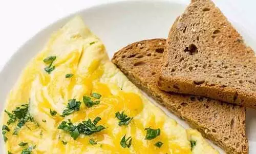 bread-omelette combo