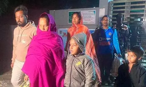 അനധികൃത കുടിയേറ്റക്കാരിയാക്കി ബംഗ്ലാദേശിലേക്ക് നാടുകടത്തിയ ഗർഭിണിയെയും കുടുംബത്തെയും തിരികെ എത്തിക്കണമെന്ന് സുപ്രീംകോടതി; അധികൃതരുടെ വിവേകമില്ലാത്ത ക്രൂരതക്ക് ഇരയായി സുനാലി ഖതും