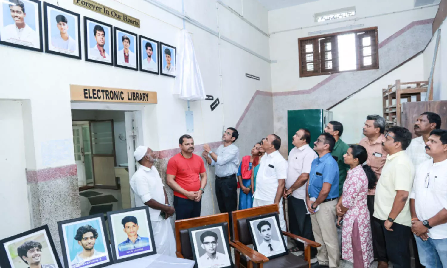 മെഡിക്കൽ വിദ്യാർഥികളുടെ വേർപാടിന് ഒരാണ്ട്; ഓർമയിൽ വിതുമ്പി കാമ്പസ്