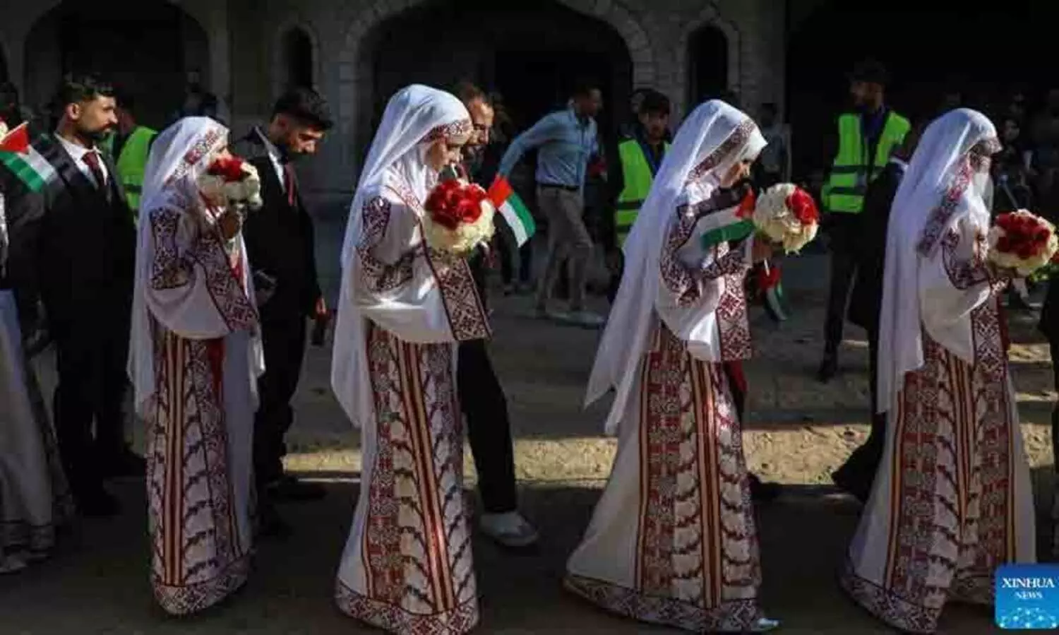 Mass wedding in Gaza celebrates joy amid the city ruins