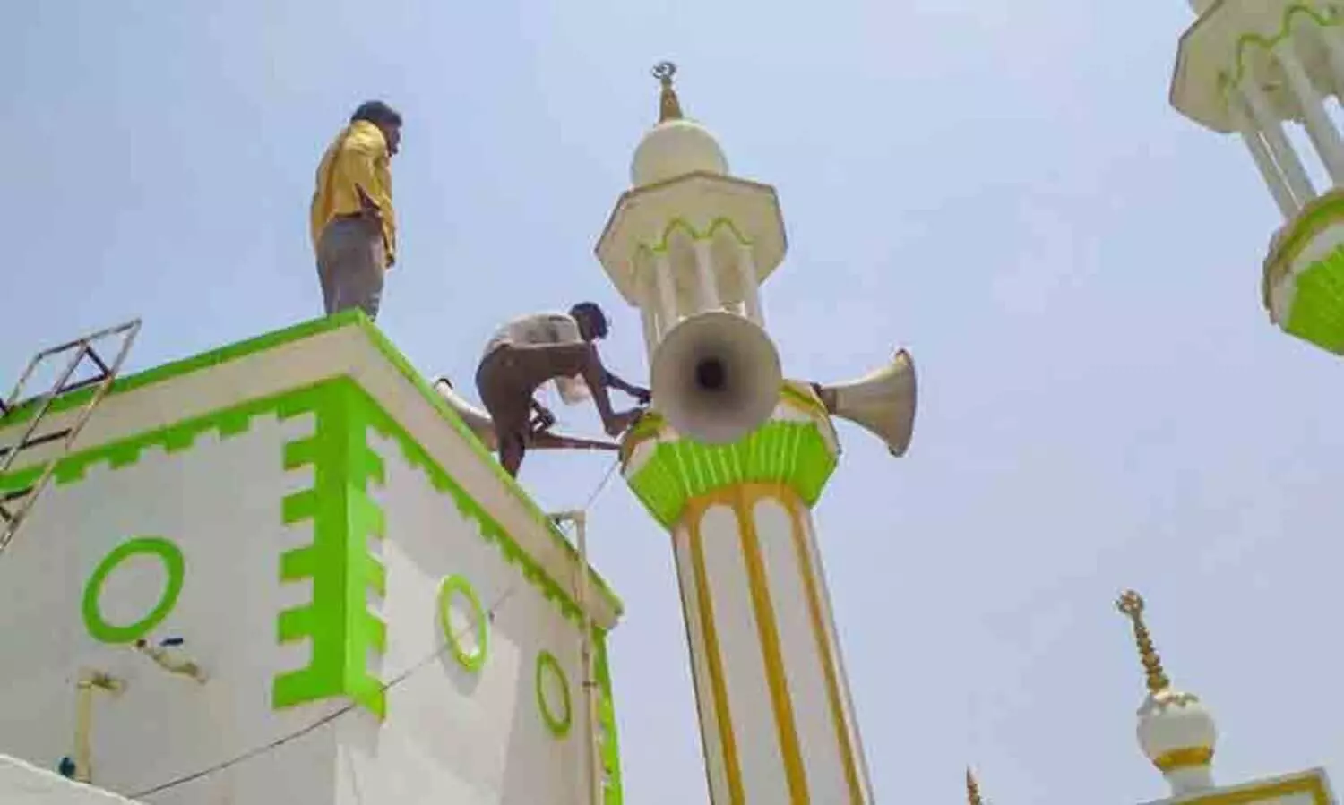 മുസഫർനഗറിൽ പള്ളികളിലെ ഉച്ചഭാഷിണികൾ പിടിച്ചെടുത്തു