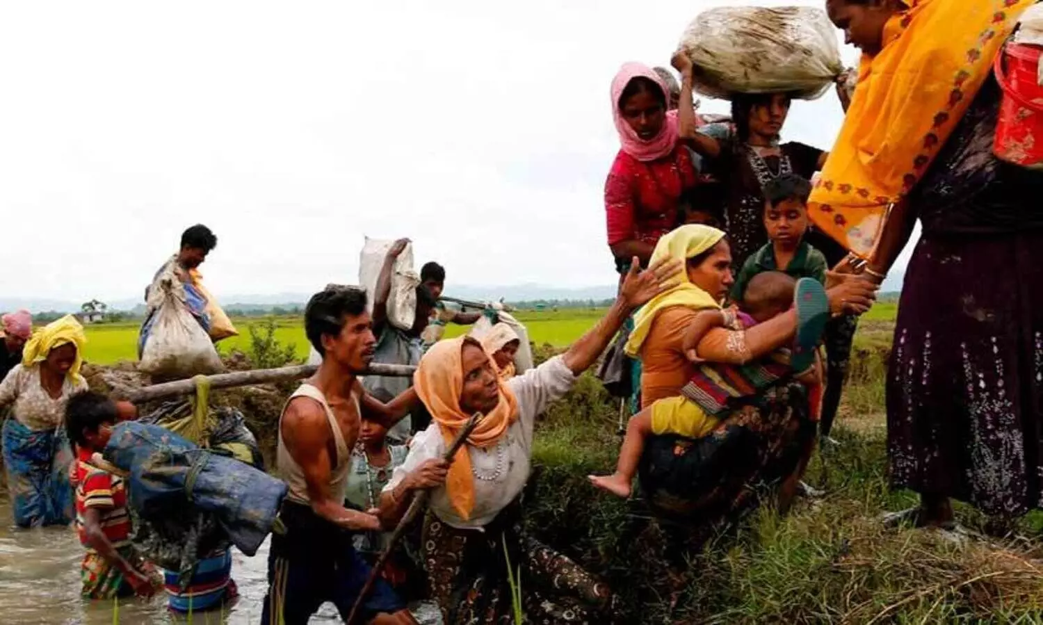 അനധികൃത കുടിയേറ്റക്കാർക്കും നുഴഞ്ഞുകയറ്റക്കാർക്കും നിയമപരമായ ഒരു അവകാശവും രാജ്യത്തില്ലെന്ന് സുപ്രീം കോടതി; ഇവരെ കസ്റ്റഡിയിൽ വച്ച് പീഡനത്തിന് ഇരയാക്കാൻ കഴിയില്ലെന്നും കോടതി