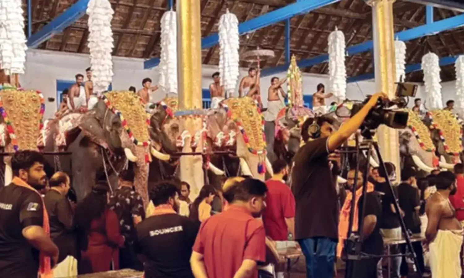 ശ്രീ​പൂ​ർ​ണ​ത്ര​യീ​ശ ക്ഷേ​ത്ര​ത്തി​ൽ ഉത്സവ തിരക്ക്​ നിയന്ത്രിക്കാൻ ബൗൺസേഴ്​സ്​: ആവർത്തിക്കരുതെന്ന്​ കോടതി