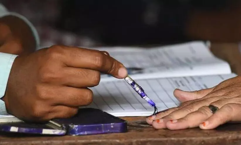 തദ്ദേശ തെരഞ്ഞെടുപ്പ്; പതിവ് ചിത്രവുമായി കാസർകോട് തദ്ദേശ തെരഞ്ഞെടുപ്പ്; പതിവ് ചിത്രവുമായി കാസർകോട്