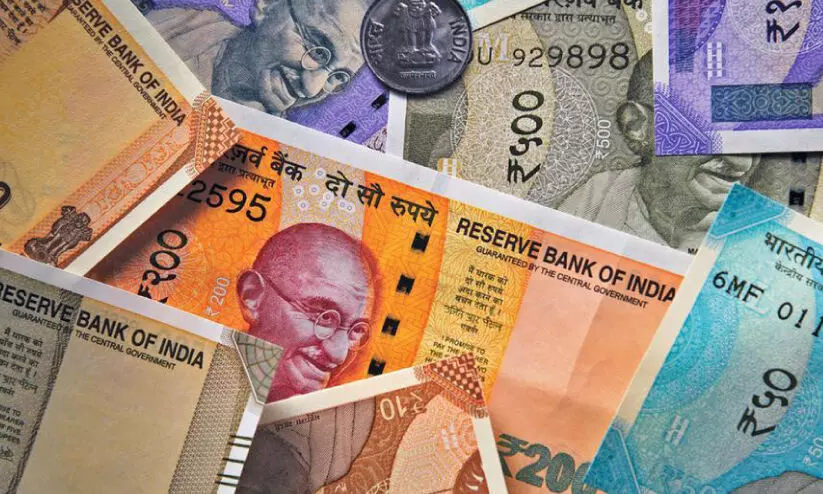 രൂപയുടെ മൂല്യം വീണ്ടും ഇടിഞ്ഞു; റിയാൽ വിനിമയത്തിൽ റെക്കോഡ്