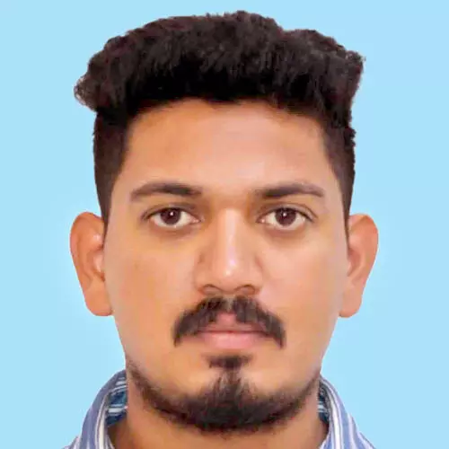 ബൈ​ക്ക് ലോ​റി​യി​ലി​ടി​ച്ച് യു​വാ​വ് മ​രി​ച്ചു