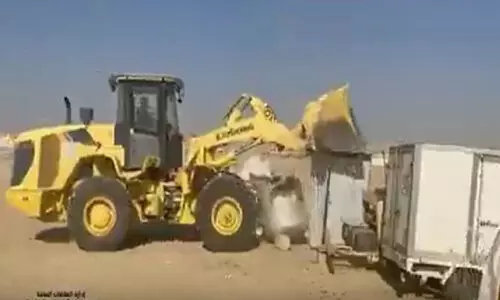 പ​രി​ശോ​ധ​ന തു​ട​രു​ന്നു;   55 അ​ന​ധി​കൃ​ത ക്യാ​മ്പു​ക​ൾ നീ​ക്കം ചെ​യ്തു