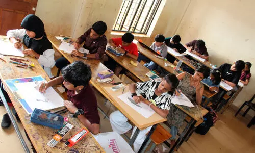 ജില്ല സ്കൂൾ കലോത്സവം സ്റ്റേജിതരം: കാസർകോട് മുന്നിൽ