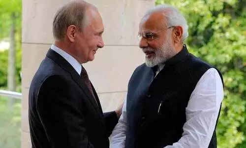 ​‘യൂറോപ്പിനെ പോലെയല്ല ഇന്ത്യ, അവർ ഞങ്ങളെ കേൾക്കുന്നു,’  ഉഭയകക്ഷി ബന്ധത്തിൽ ഇടപെടാൻ ആരെയും അനുവദിക്കില്ലെന്ന് റഷ്യ