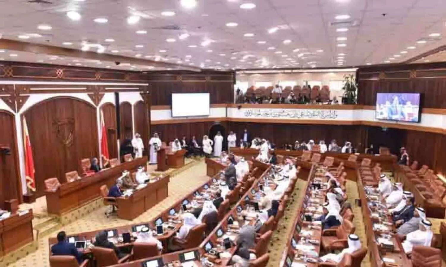 ബ​ഹ്‌​റൈ​ൻ പൊ​തു​മേ​ഖ​ല നി​യ​മ​നം; പ്ര​വാ​സി​ക​ൾ​ക്ക് നി​യ​ന്ത്ര​ണം ക​ർ​ശ​ന​മാ​ക്ക​ണ​ം -എം.​പി​മാ​ർ