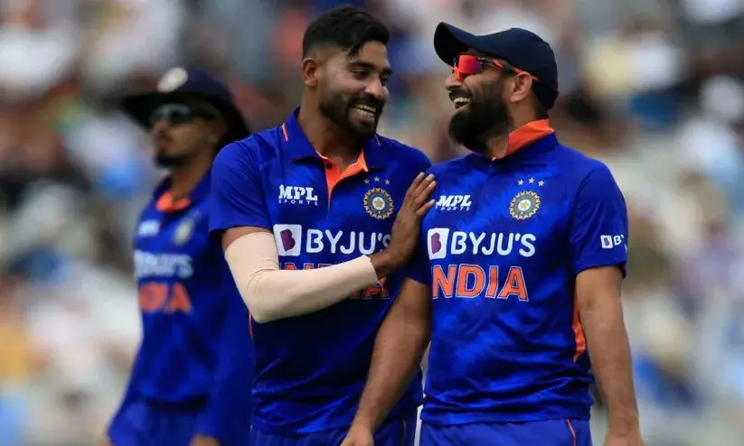 തല്ലുവാങ്ങി പ്രസിദ്ധ് കൃഷ്ണ; ആരാധകർ ചോദിക്കുന്നു ഷമിയും സിറാജുമെവിടെ ?