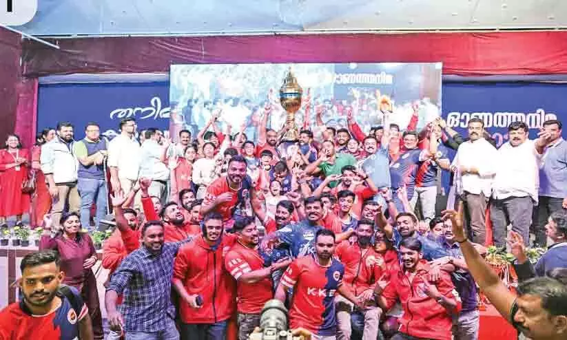 ത​നി​മ കു​വൈ​ത്ത് വ​ടം​വ​ലി മ​ത്സ​രം   യു.​എ​ൽ.​സി കെ.​കെ.​ബി​ക്ക് കി​രീ​ടം