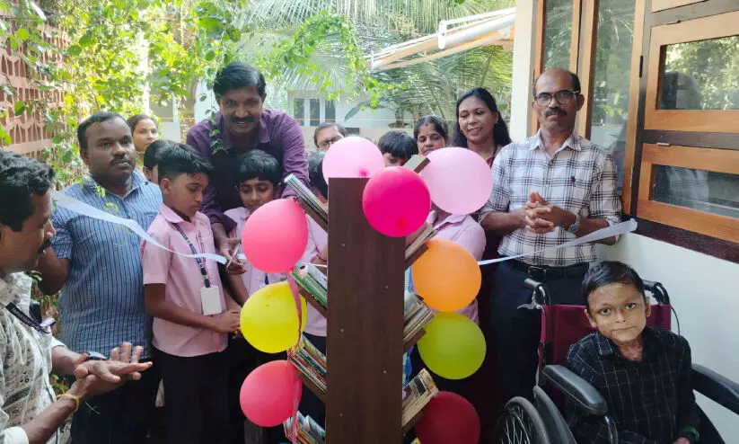 അക്ഷരങ്ങളുടെ കൂട്ടുകാരന് ഹോം ലൈബ്രറിയൊരുക്കി ബി.ആർ.സി