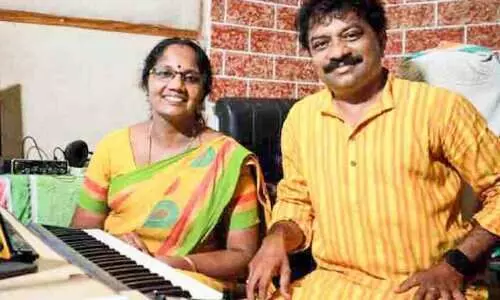 സവിതക്ക്​ പാട്ടൊരുക്കി പ്രിയതമൻ