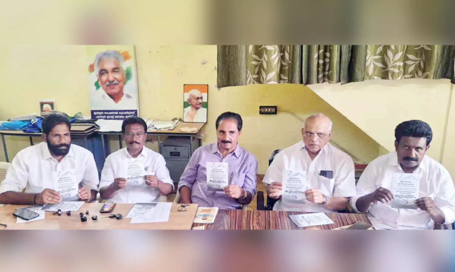 ഇടത് മാറും, പുനലൂരും; കുറ്റപത്രവുമായി യു.ഡി.എഫ്