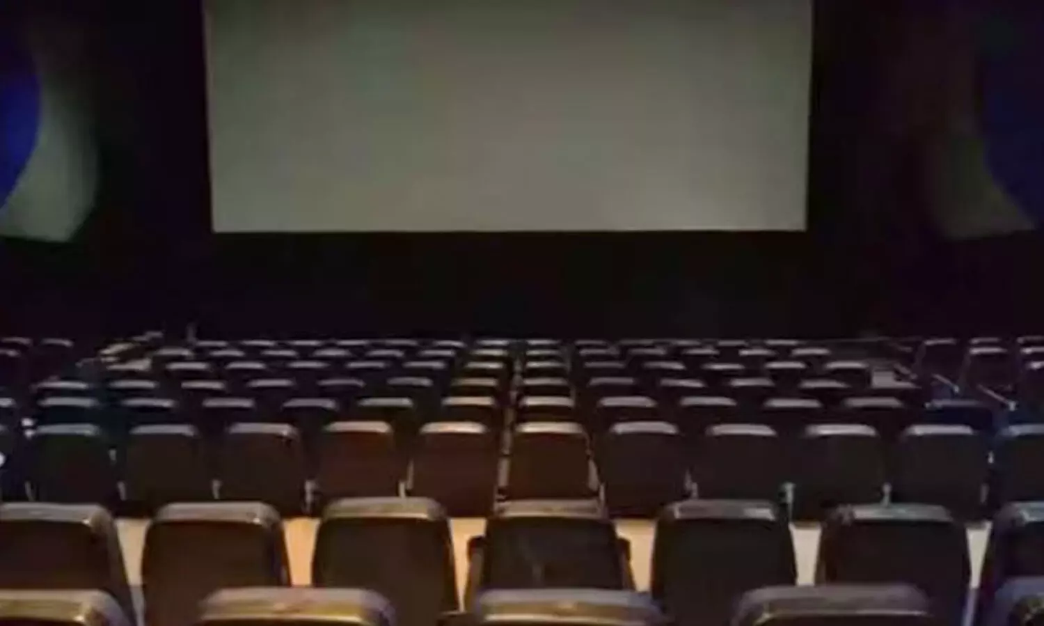 തിയറ്ററിലെ സി.സി.ടി.വി ദൃശ്യങ്ങൾ അശ്ലീല സൈറ്റുകളിൽ: വിറ്റവരുടെയും പണം നൽകി കണ്ടവരുടെയും വിവരം പൊലീസിന്