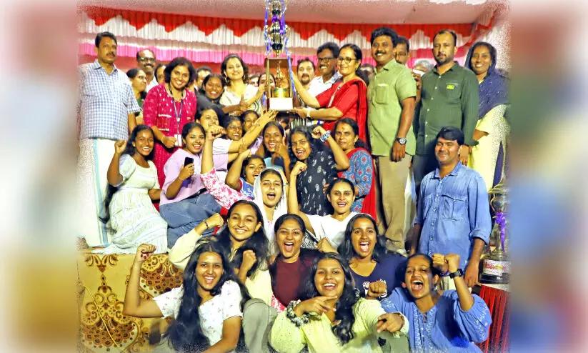 ജില്ല സ്കൂൾ കലോത്സവം; കലാകിരീടം സൗത്തിന് ജില്ല സ്കൂൾ കലോത്സവം; കലാകിരീടം സൗത്തിന്