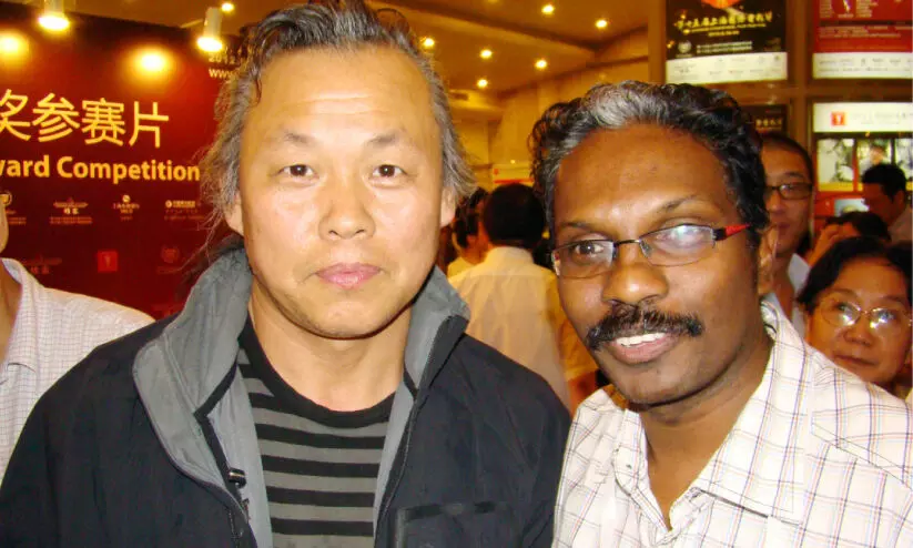 കിം കി ഡ്യൂക്കിനൊപ്പം ഡോ. ബിജു